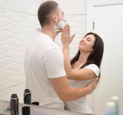 5 طرق بسيطة لتلبية احتياجات زوجك الخفية