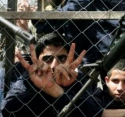 ادارة سجن عوفر تفرض الغرامات المالية بحق الأشبال.jpg