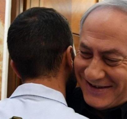 حارس السفارة.jpg