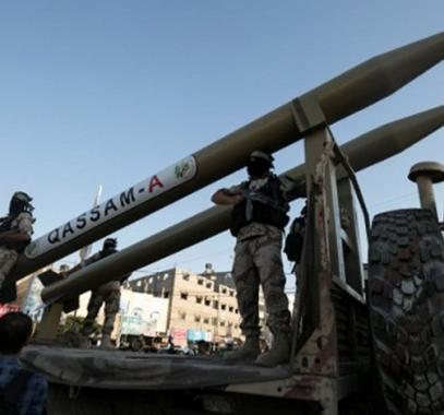 عضو كابنيت إسرائيلي يكشف عن قرب التوصل لاتفاق تسوية مع حماس