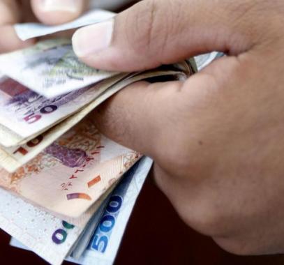 بنوك في سريلانكا توجه ضربة للريال القطري