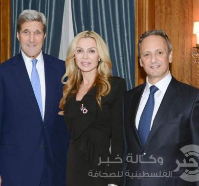 كيري يتغزّل بحرم سفير الكويت:” إنّكِ إعصار .. إنكِ مذهلة أيتها الطوفان”