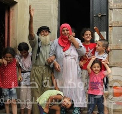 معمر يتجب