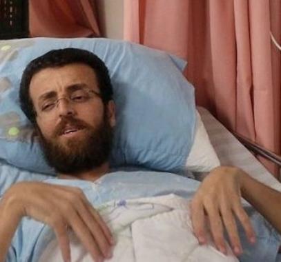  نقل الأسير المضرب محمد القيق من مستشفى سجن الرملة إلى معتقله