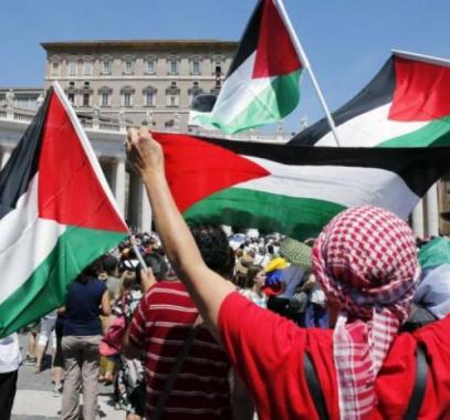 مسيرات احتجاجية بمدن سويسرا تنديدًا بإعلان 