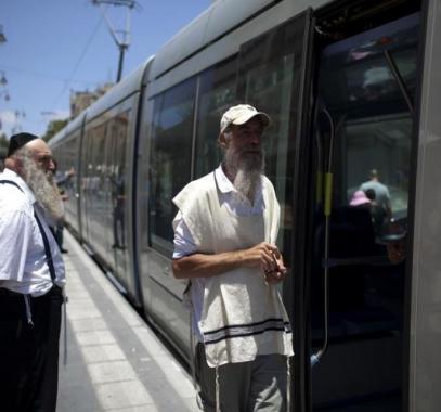 سكة حديدية بالقدس.jpg