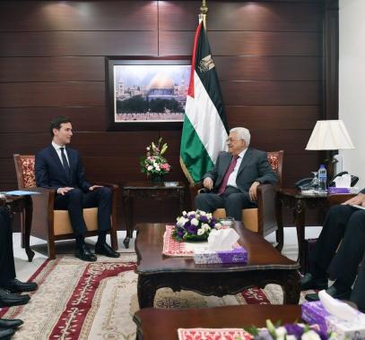صحيفة: وفد أمريكا سيحمل لعباس ضمانات تشمل حوافز اقتصادية