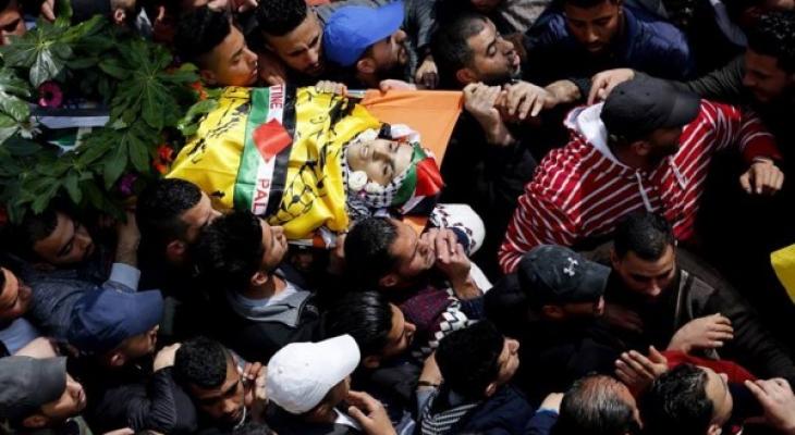 تشييع جثمان الشهيد محمد حطاب في مخيم الجلزون.jpg