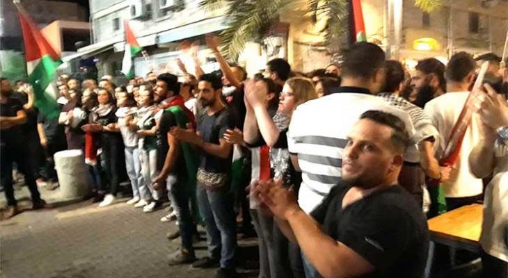 المتظاهرين في حيفا.