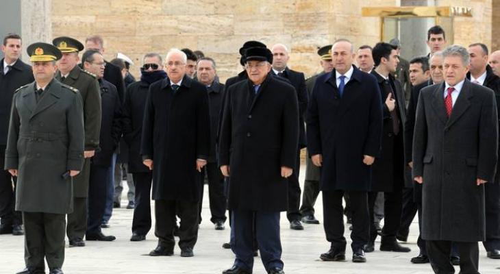 الرئيس يضع اكليل زهور على ضريح مصطفى أتاتورك