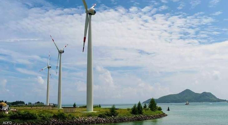 "أبوظبي للتنمية " يموّل 70 مشروعا للطاقة المتجددة
