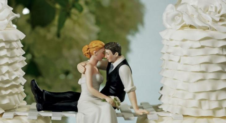 cool-wedding-cake-toppers-980x498