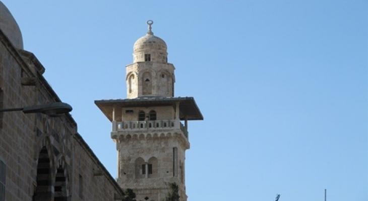 اللد رفع الأذان سيستمر بمساجد المدينة رغماً عن قرارات الاحتلال بحظره