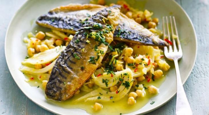 mackerel-with-citrus-chickpeas-LH-aaca94c5-07c8-4664-9d5d-50aab846f8f5-0-1400x919-980x498