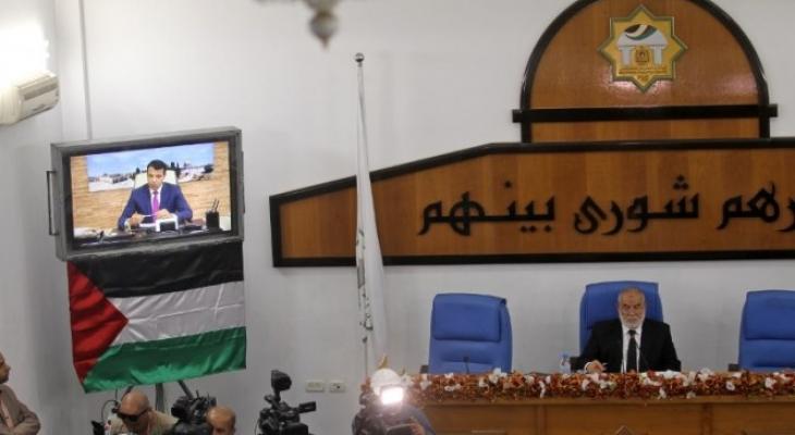 كتلة "فتح" البرلمانية برئاسة دحلان تطالب برفع الأهلية عن الرئيس عباس
