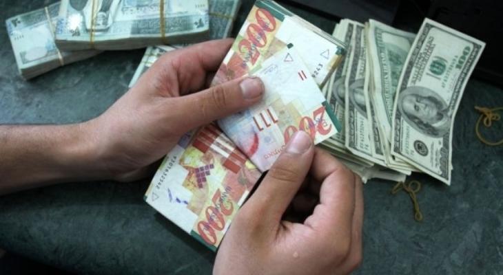 الاقتصاد تشرع بإنشاء دائرة لتنظيم محلات الصرافة في غزة
