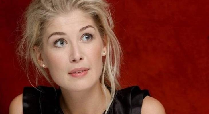 rosamund-pike-4752x3168-most-popular-celebs-in-2015-grammys-2015-best-2896-714x430-jpg-71203385169411571.jpg