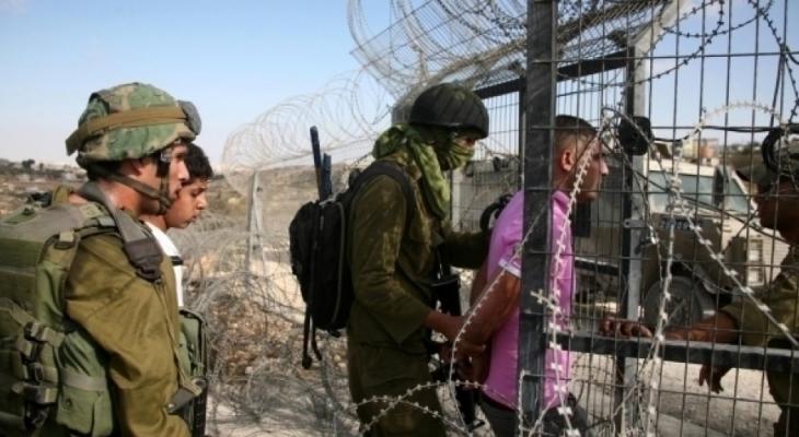 الاحتلال يعتقل شابين بزعم محاولتهما التسلل من حدود قطاع غزّة