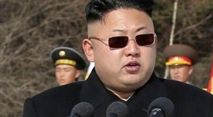 صورة: زعيم كوريا الشمالية يوقف "القطار" لأجل "سيجارة"