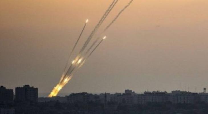 نائب غانتس يُعقب على إطلاق صاروخين من قطاع غزّة قبالة شاطئ "تل أبيب"