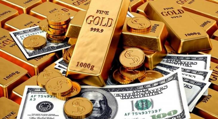 "الذهب" يهبط مع ارتفاع "الدولار" بفعل بيانات قوية
