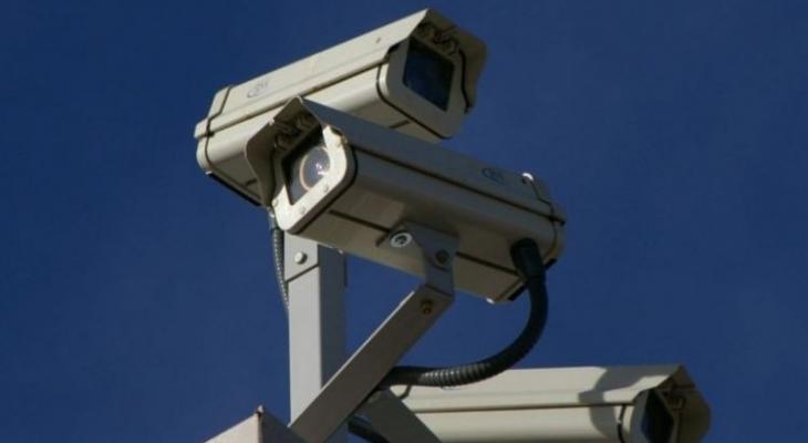 قوات الاحتلال تستولي على تسجيلات كاميرات مراقبة في سلواد