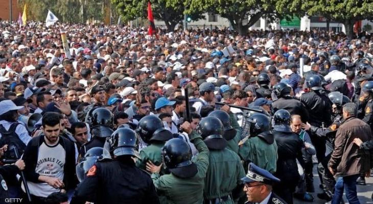 المغرب: آلاف "المدرسين" يواصلون الإضراب والاحتجاجات
