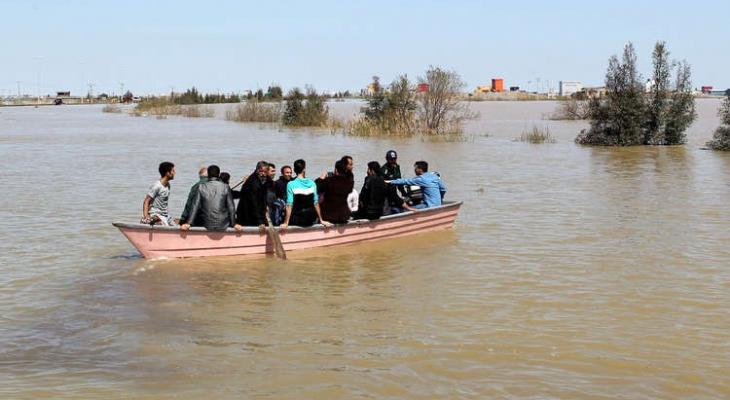 بالصور:  "السيلفي" الأخيرة قبل الغرق في "فيضانات" إيران
