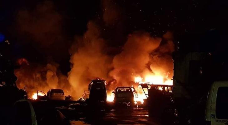 نشوب حريق ضخم في "مشطب" للسيارات غرب جنين