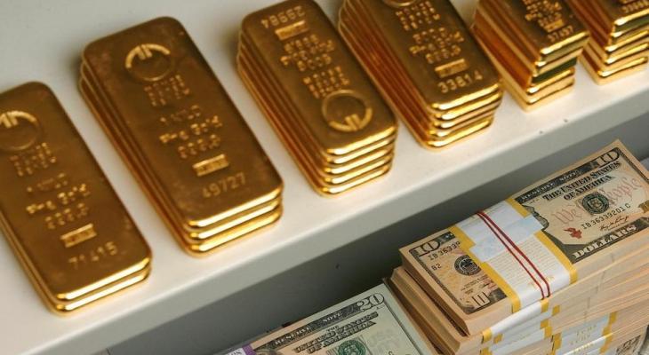 الذهب: مستقر و"الدولار" يتراجع