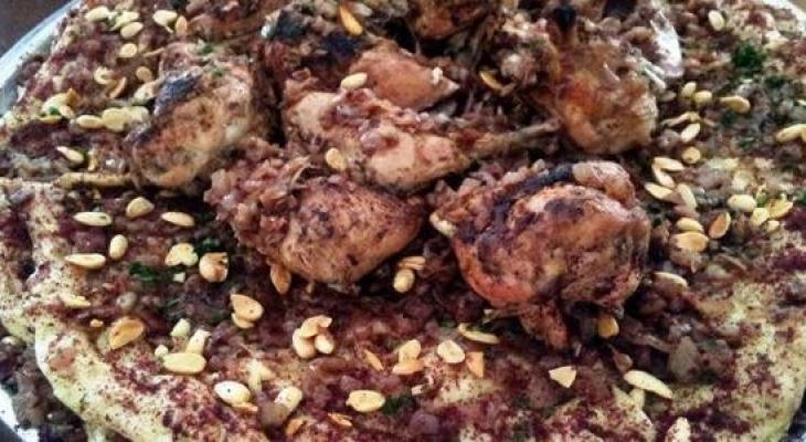 شاهدِ بالفيديو: إعداد أكلة "المسخن" التراثية الفلسطينية