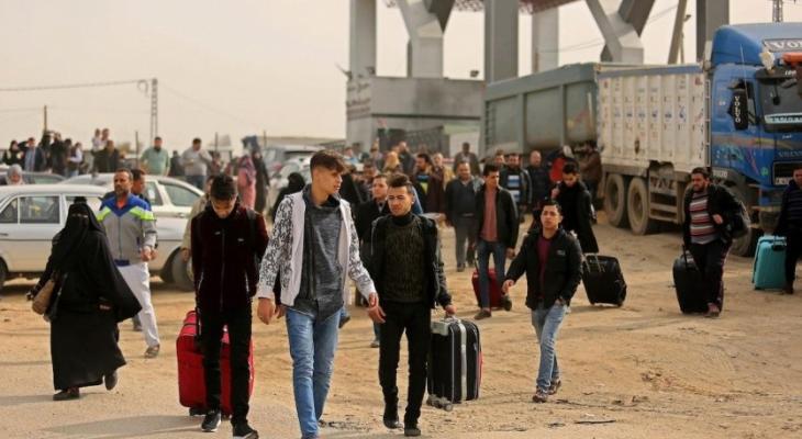صحيفة عبرية: 35 ألف فلسطيني غادروا "غزّة" في العام 2018 بسبب الوضع الاقتصادي