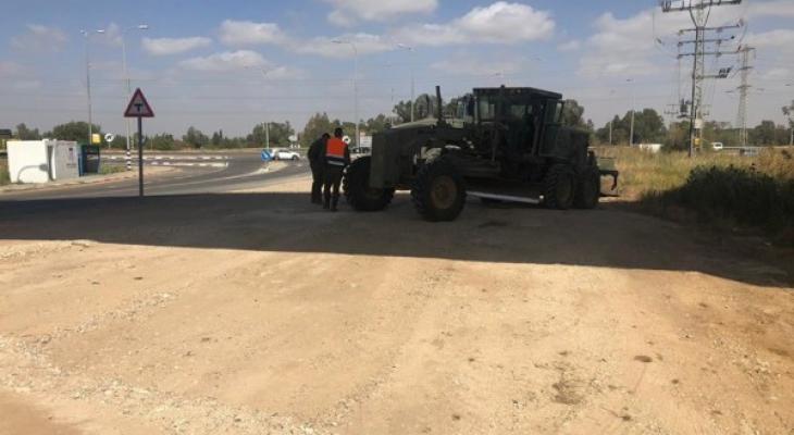 بالصور: الاحتلال يبدأ بإقامة جدار خرساني على حدود غزّة الشرقية