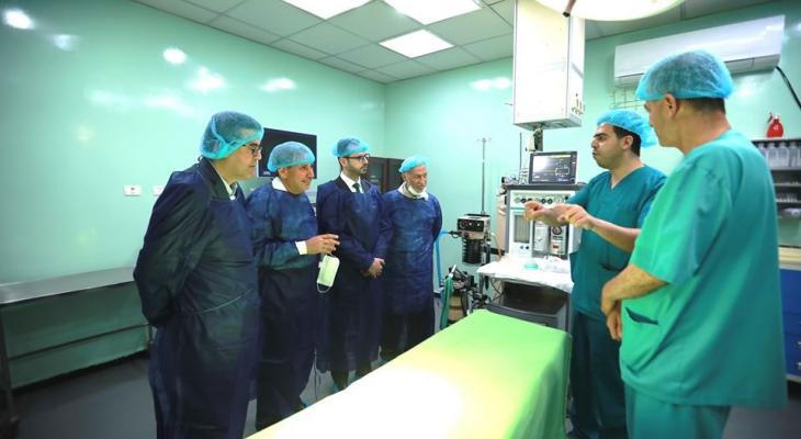 غزّة: "جوال" تدعم جمعية أصدقاء المريض بأجهزة طبية