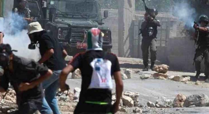 إصابات بالاختناق خلال مواجهات مع الاحتلال شمال غرب القدس
