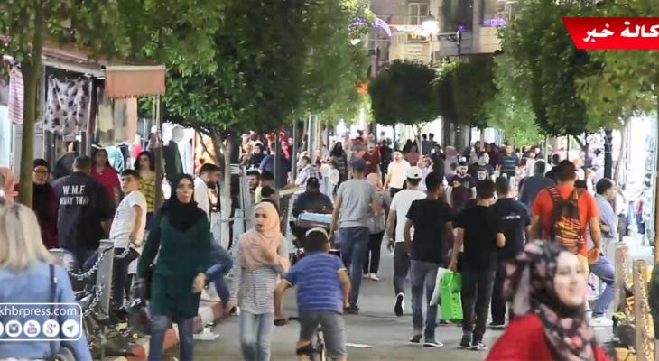 شاهد بالفيديو: عدسة وكالة "خبر" ترصد أجواء عيد الفطر السعيد في رام الله