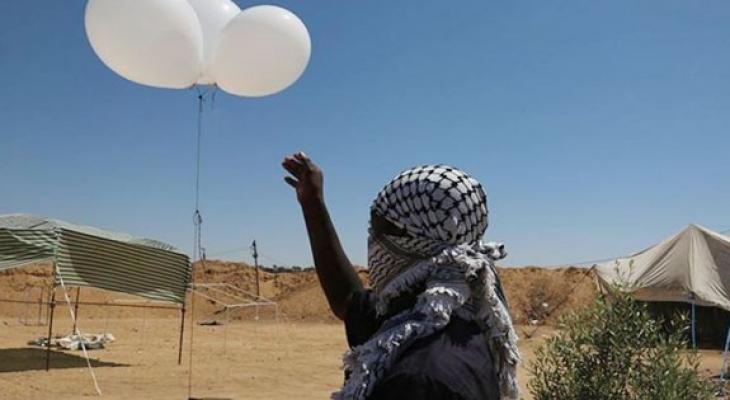 العبري يزعم اندلاع حريق بـ"غلاف غزة" جراء إطلاق البالونات الحارقة