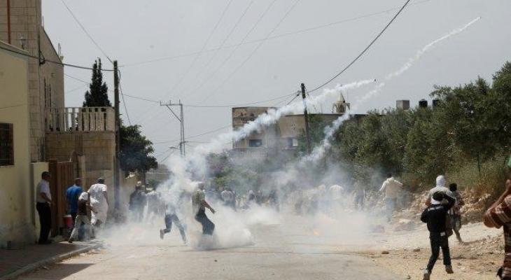 إصابات بالرصاص والاختناق جراء قمع الاحتلال مسيرة كفر قدوم الأسبوعية