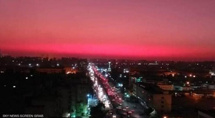 "السماء الحمراء" تحير سكان القاهرة