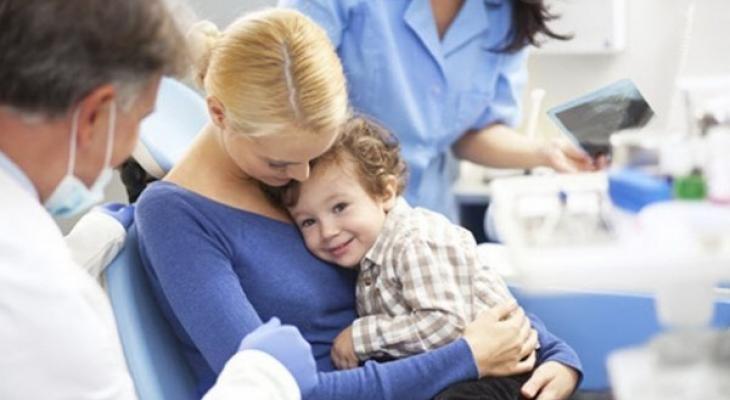 كيف تتغلبين على خوف "طفلك" من عيادة طب الأسنان؟