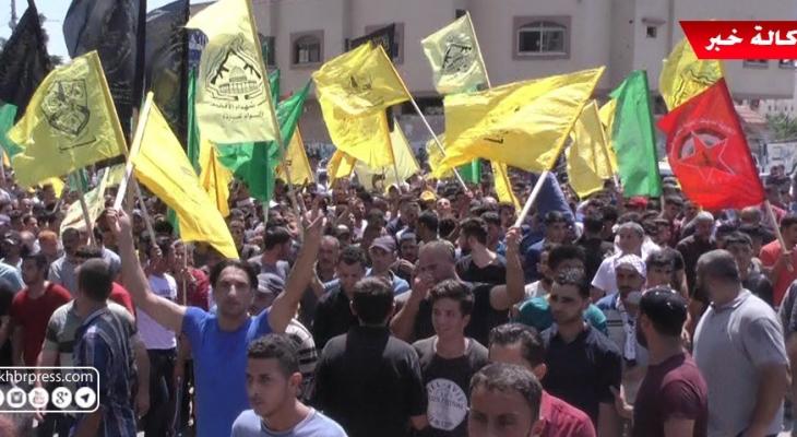 شاهد بالفيديو: الآلاف يُشيّعون جثمان شهيد الغربة تامر السلطان في غزّة