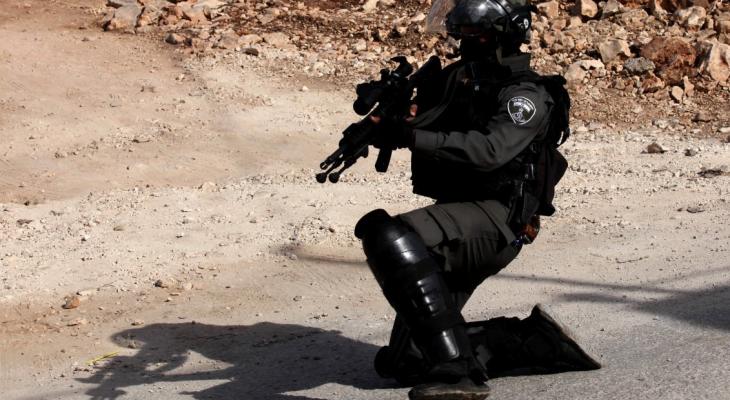 الاحتلال يصيب مسعفاً ويعتقل طالبة خلال اقتحامه رام الله