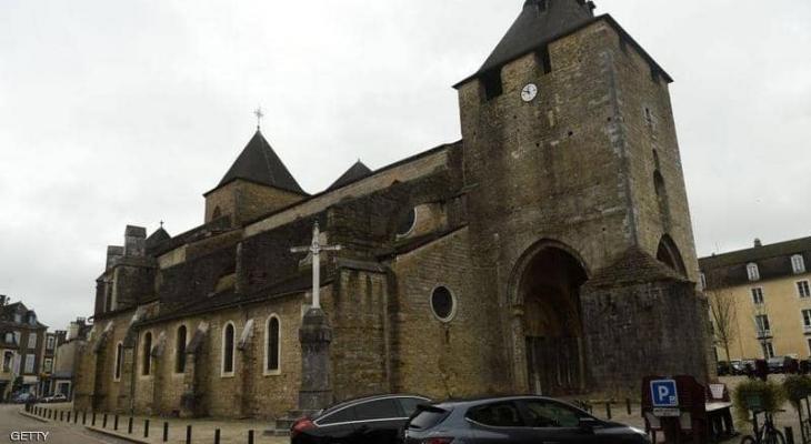 اقتحام كاتدرائية فرنسية "تاريخية" وسرقة كنوز "ثمينة"