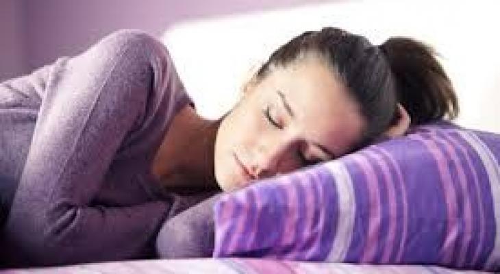 لماذا يحتاج النساء للنوم أكثر من الرجال!