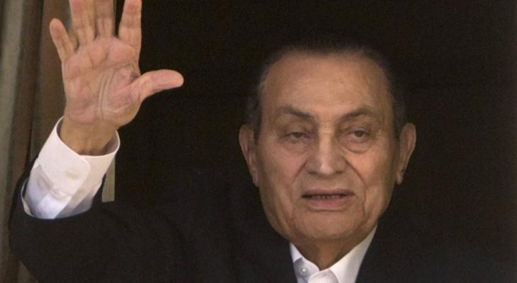 طبيب مبارك يكشف عن إصابته بمرض نادر قبل وفاته