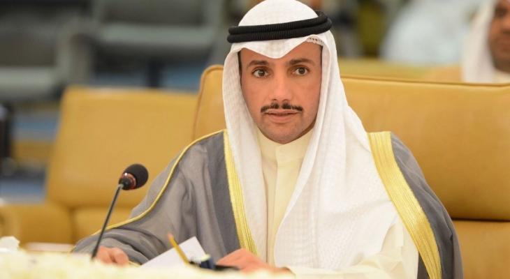 شاهد بالفيديو: رئيس مجلس الأمة الكويتي يُلقي "صفقة ترامب" في سلة القمامة