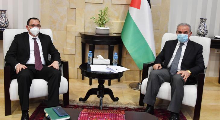تفاصيل لقاء اشتية مع سفير جمهورية نيكاراغوا لدى فلسطين برام الله