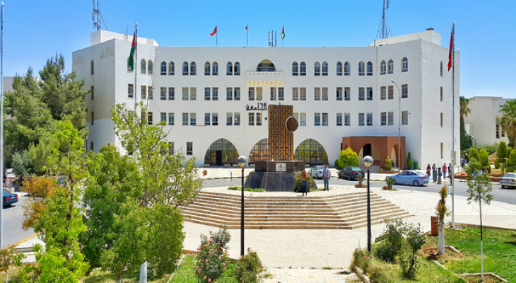 شاهدوا: مواطن أردني يتكفل بدفع رسوم طلاب فلبينيين في جامعة مؤتة