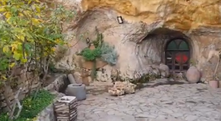 بالفيديو: قطعة من "الجنة" على الأرض "مغارة موسى" في بلودان السورية تفتح أبوابها