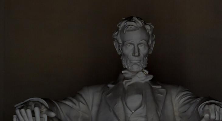 شاهدوا: بيع خصلة من شعر "أبراهام لينكولن" في المزاد بأكثر من 80 ألف دولار